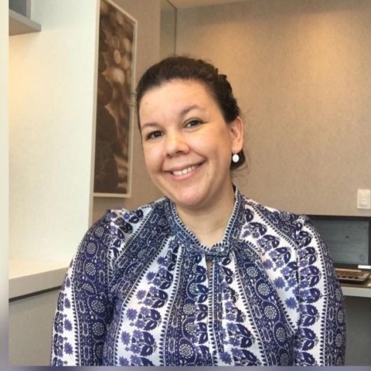Dra. Ester Campos Tavares
