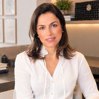 Dra. Claudia Campos de Lima Alves