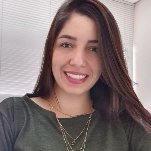 Dra. Thais Pedreti dos Santos