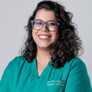 Dra. Yara Niquini