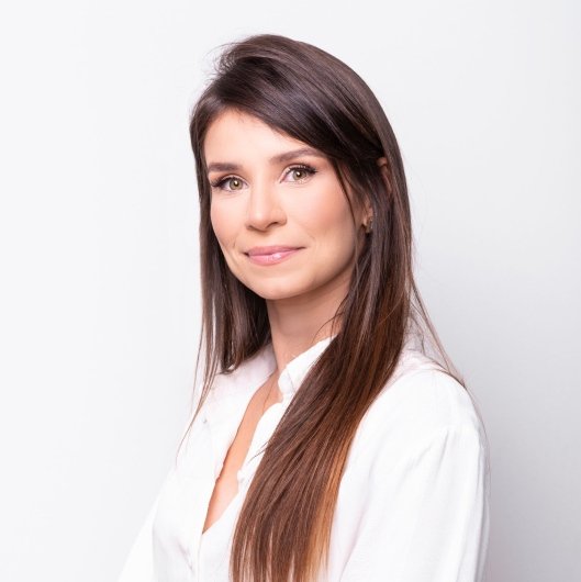 Dra. Laís Sales Teixeira