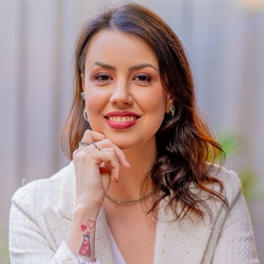 Dra. Monique Oliveira