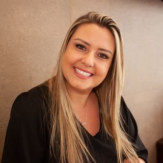 Dra. Camila Araujo