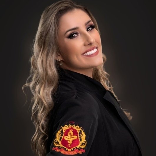 Dra. Amanda Charneski