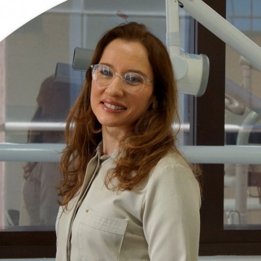 Dra. Mênia Pereira
