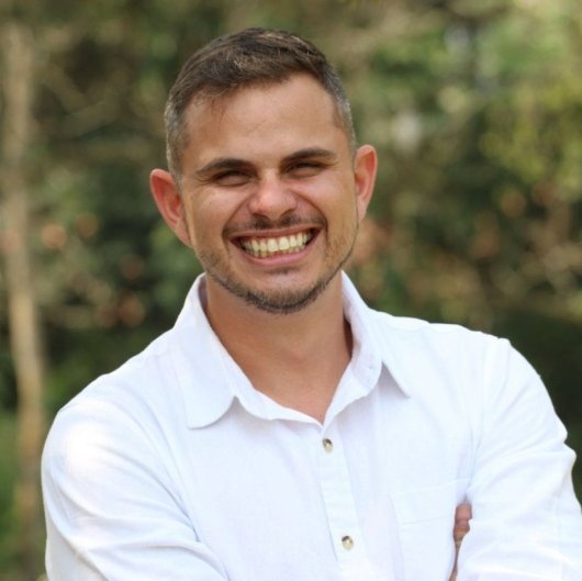 Dr. Lucas Carvalho