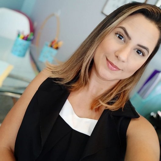 Dra. Larissa Oliveira