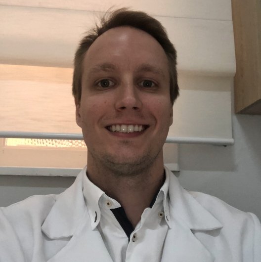 Dr. Gustavo Winter