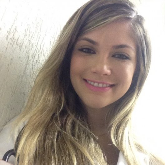 Dra. Sthefanie Fauve Cavalcante Lorenção de Almeida