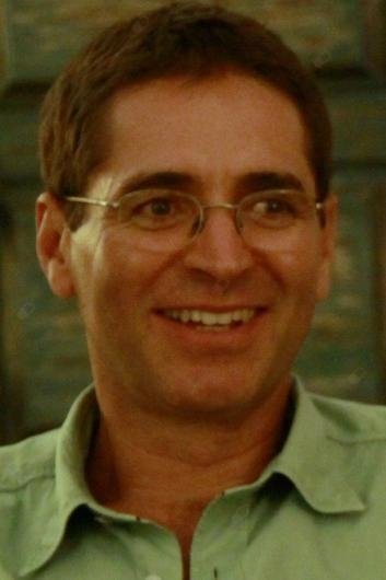 Dr. Caio Romeiro Bove