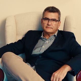 Dr. Renato Luiz Lopes de Castro Lobo