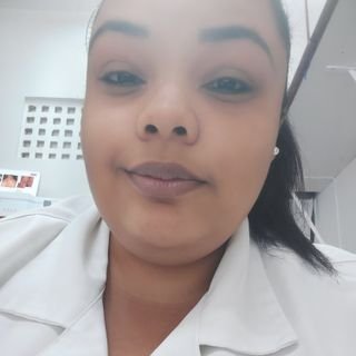 Dr. Larissa Barbosa