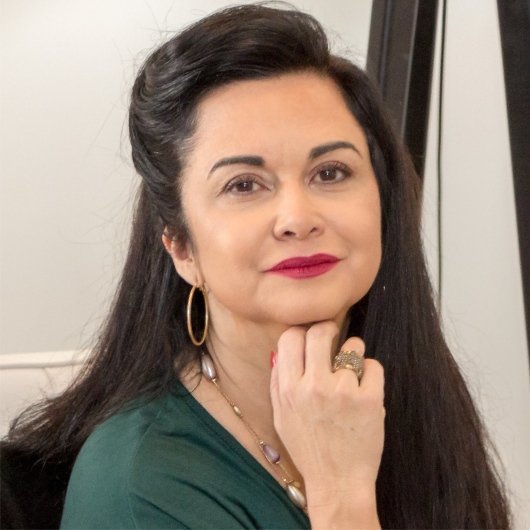Dra. Lelah Monteiro