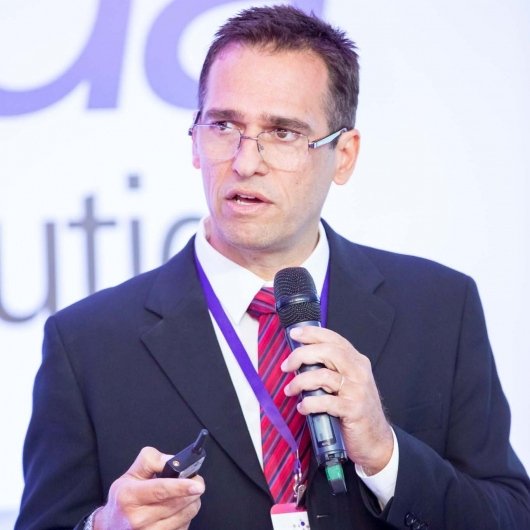 Dr. Sergio Vencio