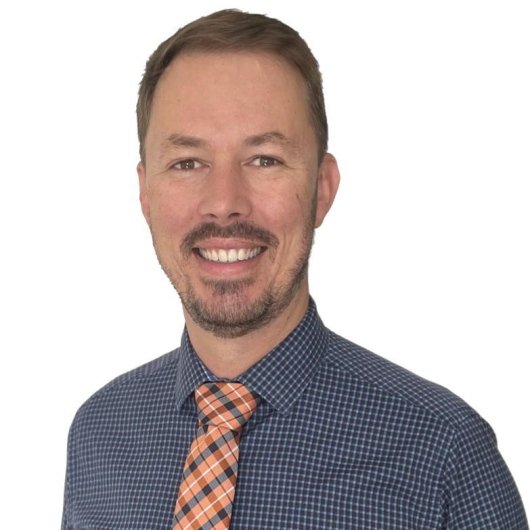 Dr. Marcio Neumann