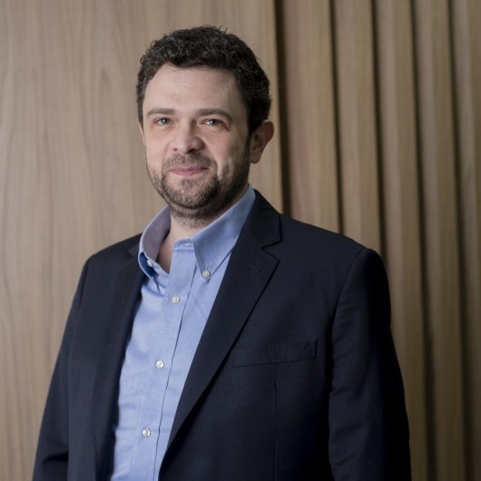 Dr. Tiago Gil