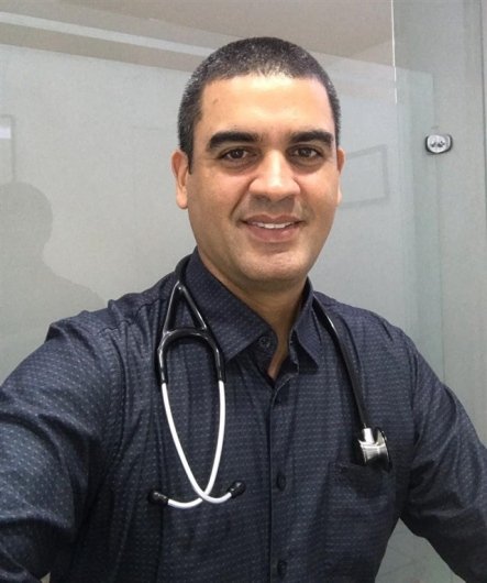 Dr. Gustavo Moreira