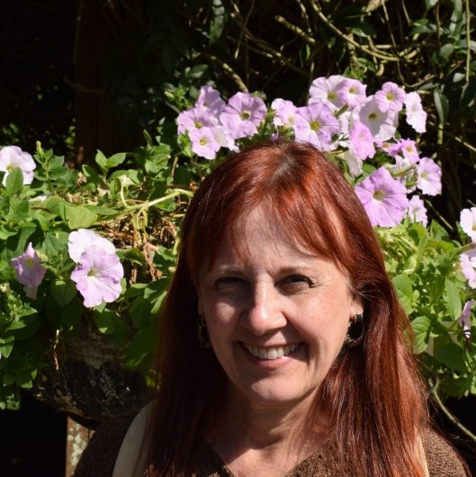 Dra. Deborah Davies