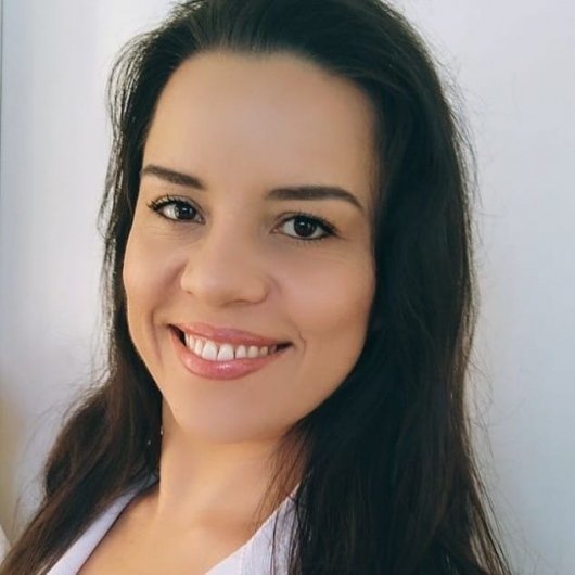 Dra. Elisângela Lima