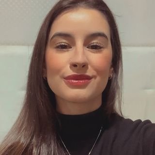 Dra. Aline Becker