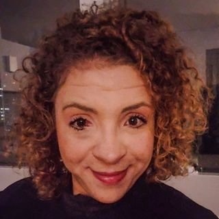 Dra. Kássia Silva Ferreira