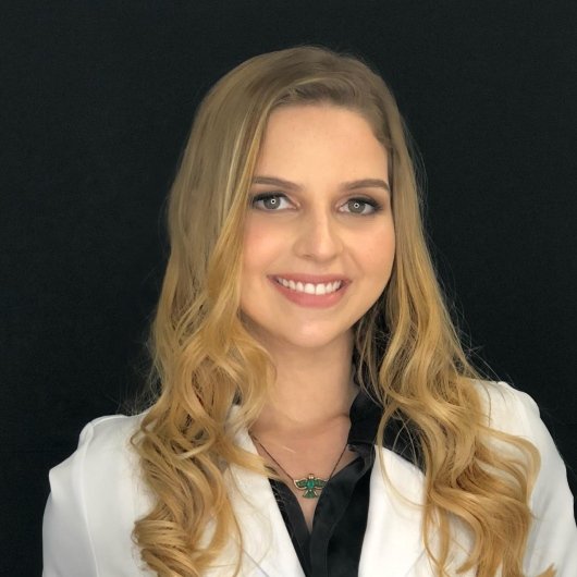 Dra. Luana Moura