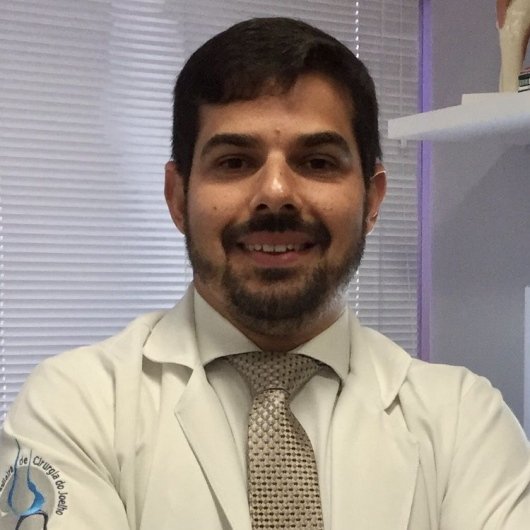Dr. Vinicius Basanez Aleluia Costa