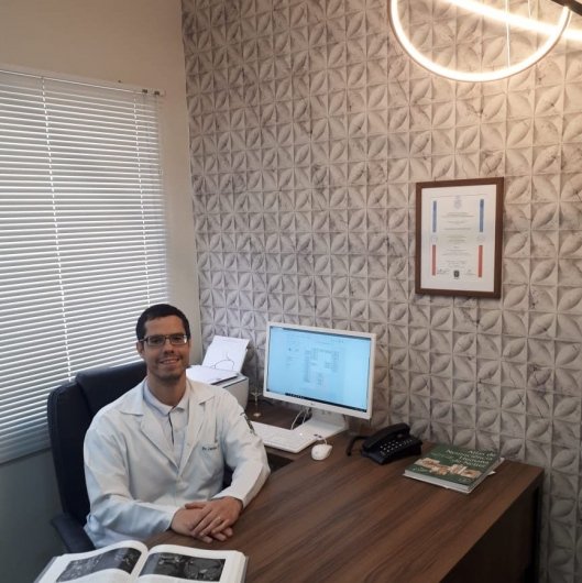 Dr. Carlos Henrique Simões Matheus