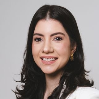 Dra. Ana Carolina Queiroz