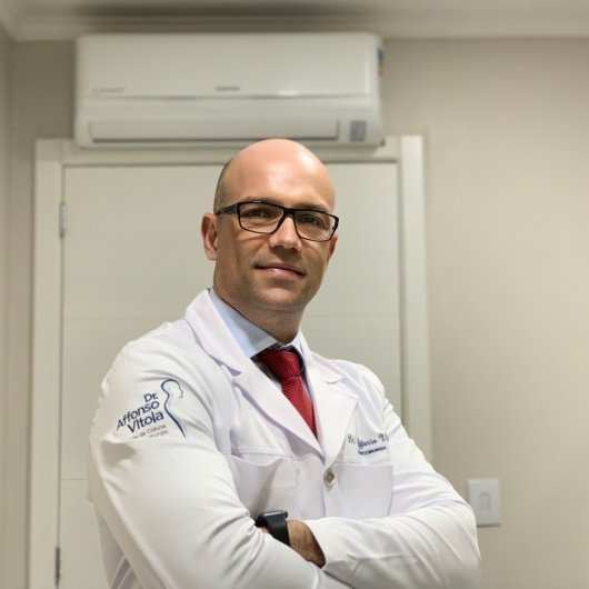 Dr. Affonso Vitola .