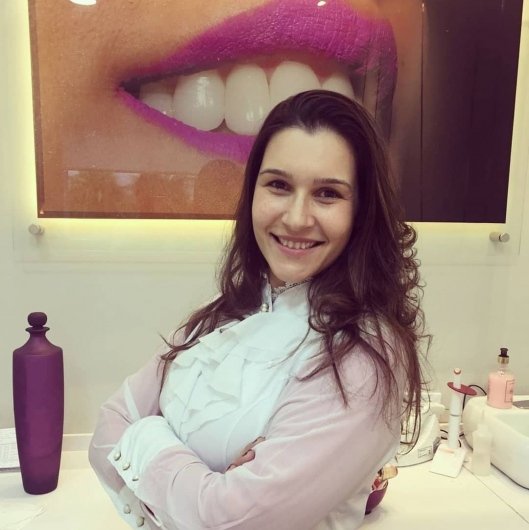 Dra. Thais Rosa