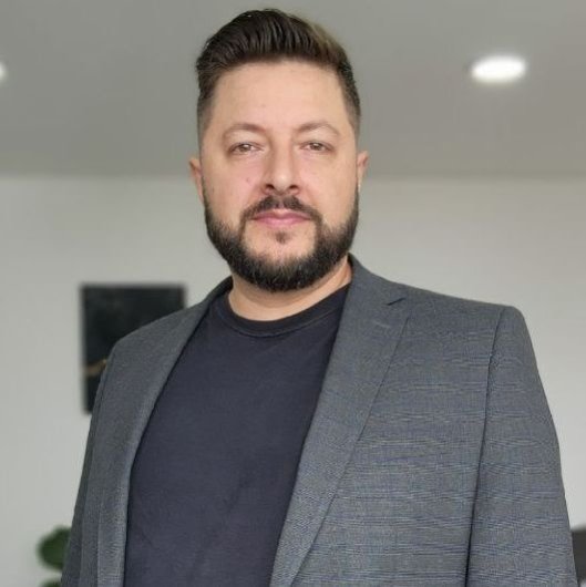 Prof. Eduardo Molina