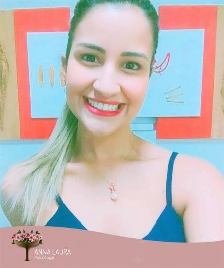 Anna Laura Leal Freire