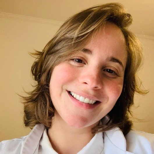 Dra. Gabriela Diniz Santim