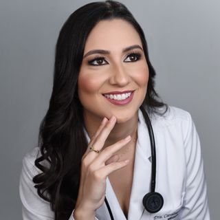Dra. Caroline Silva Calixto Dourado