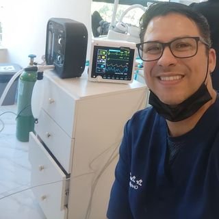 Dr. Daniel Santos
