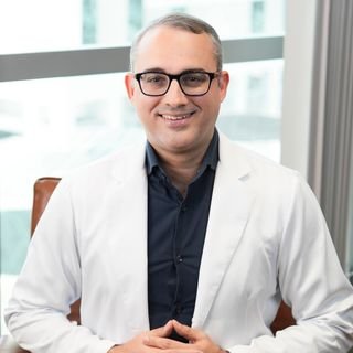 Dr. Gustavo Duran