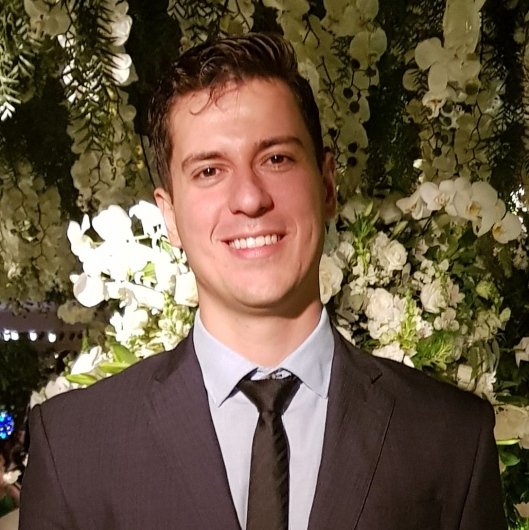 Dr. Tiago Maximo