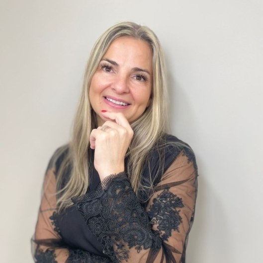 Dra. Claudia Xavier