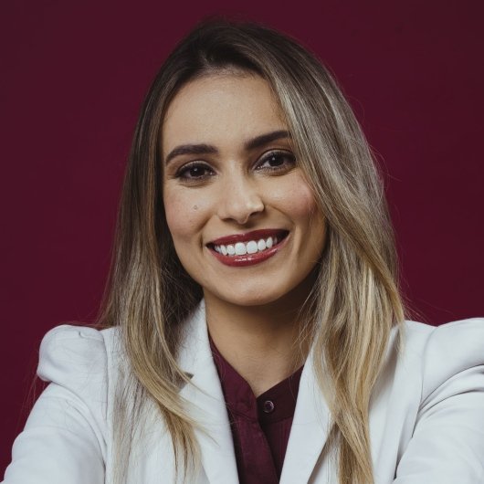 Dra. Lethícia Borges