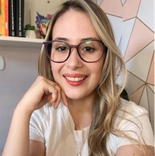 Lisandra De Oliveira Lourenço