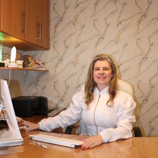 Dra. Gisele Bianchini Macacchero Feguri