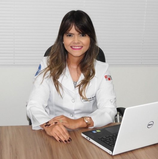Dra. Aracelle Ferreira Macena