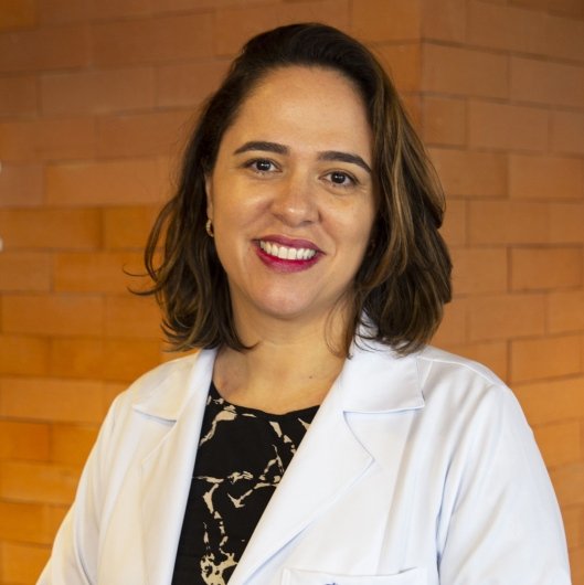 Dra. Thais Salles