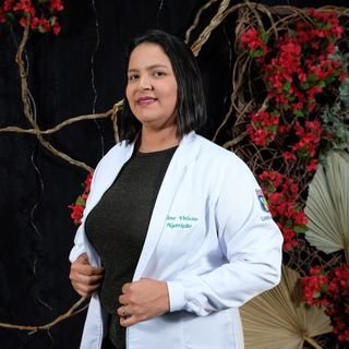 Dra. Aline Velozo