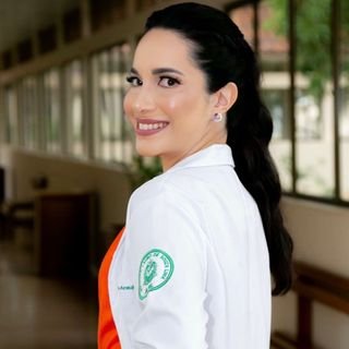 Dra. Ana Roberta Araujo