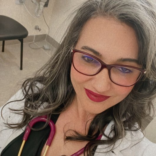 Dra. Mariana Azarias
