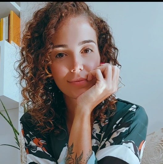 Dra. Anna Caroline Ferrari