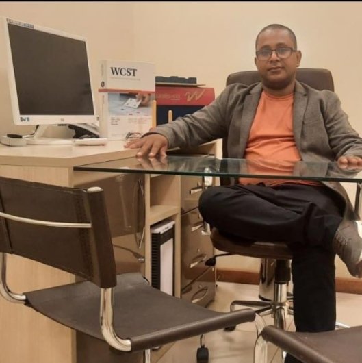 Dr. Erik de Souza