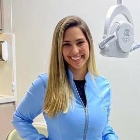 Dra. Bruna Valadares Ribeiro